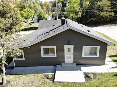 4915 Clarkston Rd, Clarkston, MI 48348 - photo 5