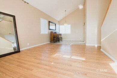 Living Room/Dining