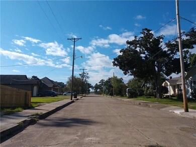 Street view on Bilbo, Facing South