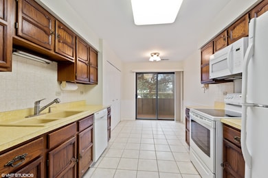 9240 Gross Point Rd unit 105D, Skokie, IL 60077 - photo 5