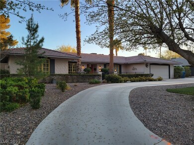 3689 N Rosecrest Cir, Las Vegas, NV 89121 - photo 2