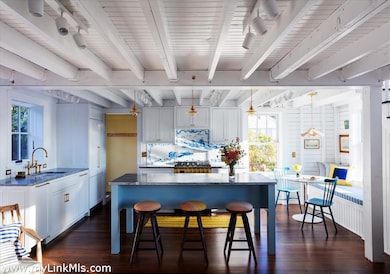 10 Mollys Way, Chilmark, MA 02535 - photo 2