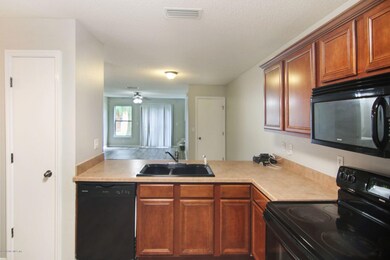 10653 Academy Park Dr, Jacksonville, FL 32218 - photo 3