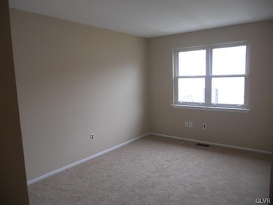 43 Eisenhower Cir, Whitehall, PA 18052 - photo 7