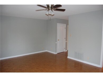 8529 Canterbury Square E, Indianapolis, IN 46260 - photo 3