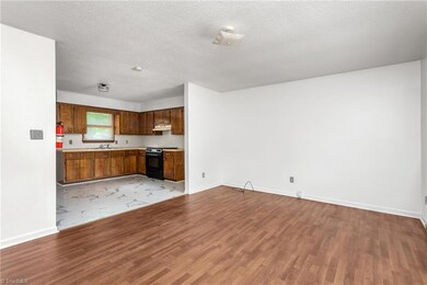 618 Wesley Dr, High Point, NC 27260 - photo 5