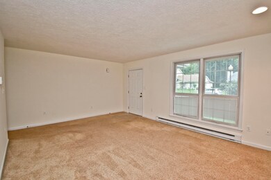 2 Living Room (2)