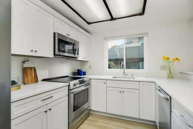 8370 Via Sonoma unit F, La Jolla, CA 92037 - photo 7