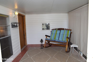 SCREENED PORCH