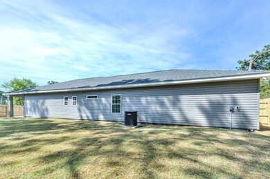 1986 Reagan Rd Navarre FL-large-008-048-