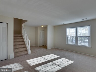9017 Bonham Cir, Manassas, VA 20110 - photo 4