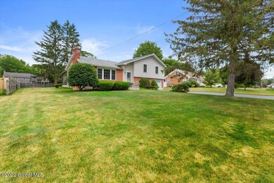 9 Hadel Rd, Schenectady, NY 12302 - photo 2