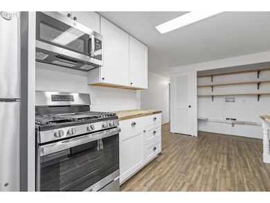 17041 SW Eldorado Dr, King City, OR 97224 - photo 5