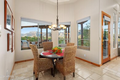 Breakfast Room W/Mtn Views!!