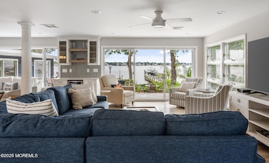 fully renovated first fl open plan lr