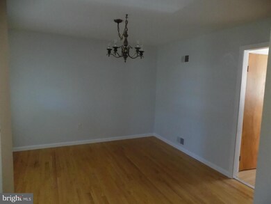 12001 Green Ct, Glenn Dale, MD 20769 - photo 4