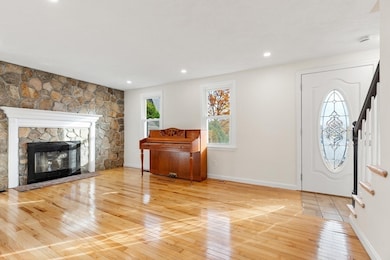 18 Whitehead Ave, Lowell, MA 01852 - photo 4