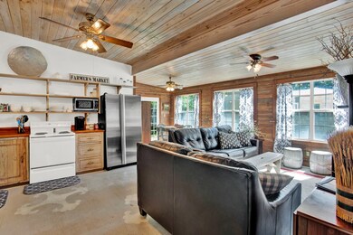 104 E Schubert St, Fredericksburg, TX 78624 - photo 5