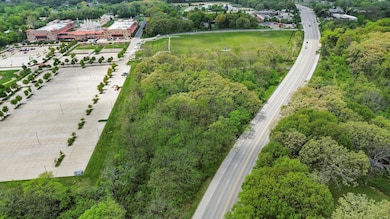 29W725 Army Trail Rd, Bartlett, IL 60103 - photo 5