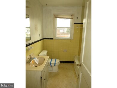 219 Springfield Ave, Folsom, PA 19033 - photo 6