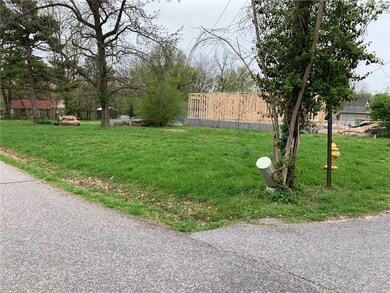 104 NE Park St, Bentonville, AR 72712 - photo 2
