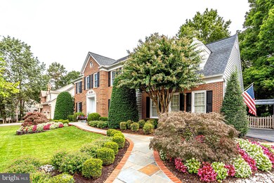 12708 Pond Crest Ln, Herndon, VA 20171 - photo 4