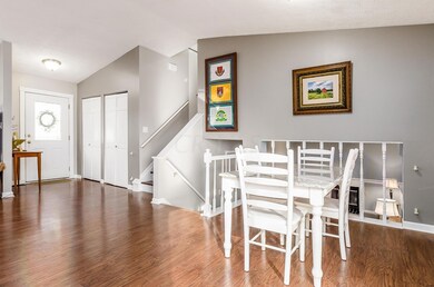 Breakfast Area / Front Entry