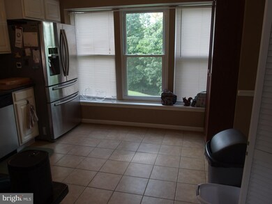 2809 Schubert Dr, Silver Spring, MD 20904 - photo 7