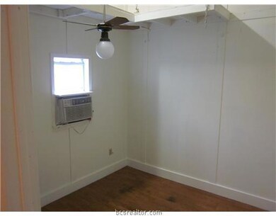 Studio/Study/Office.