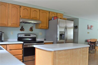 Kitchen offers brand new SS...