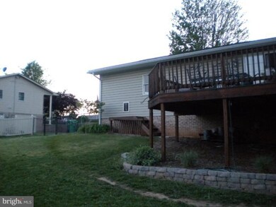 2952 Roosevelt Dr, Chambersburg, PA 17201 - photo 7