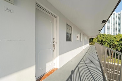 Gardens by the Sea unit 318, Pompano Beach, FL 33062 - photo 7