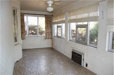 This could be a great sunporch, reading area or ou