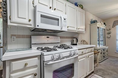 2924 Matterhorn Dr, Bedford, TX 76021 - photo 5