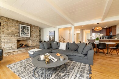 Great Space For Entertaining!