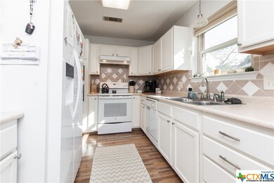 2406 Phyllis Dr, Copperas Cove, TX 76522 - photo 6