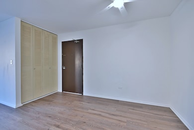 6177 Knoll Wood Rd unit 102, Willowbrook, IL 60527 - photo 3