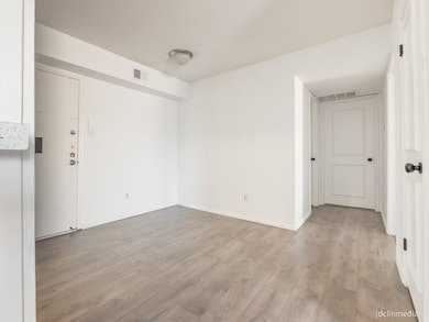 4645 Wild Indigo St unit 382, Houston, TX 77027 - photo 6