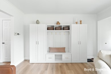 Entry/Living Room