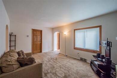 Light & Bright with Large Front new window!