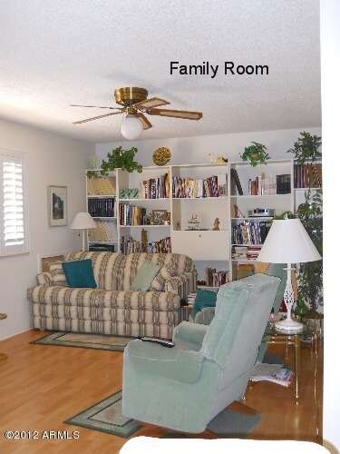 Family Room DSCN0075