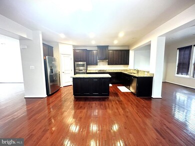 22865 Lacey Oak Terrace, Sterling, VA 20166 - photo 3