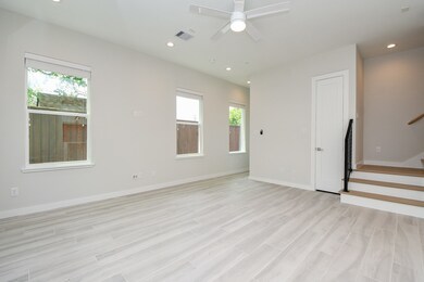 823 Martin St, Houston, TX 77018 - photo 6