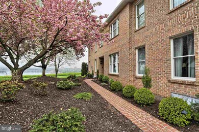 511 Bridgeview Dr, Lemoyne, PA 17043 - photo 2