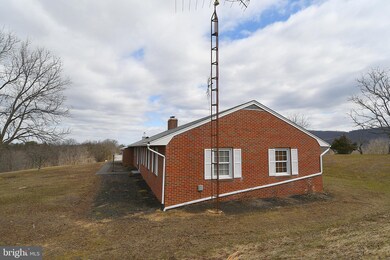 2431 Highland Ridge Rd, Berkeley Springs, WV 25411 - photo 3