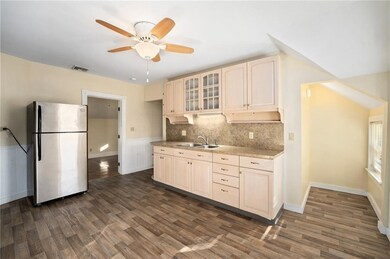 105 Oakland Ave unit 3, Pawtucket, RI 02861 - photo 4