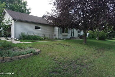 5102 9th Ave N, Grand Forks, ND 58203 - photo 2