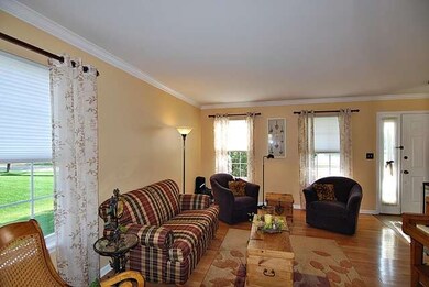 11 Pine Hill Dr, North Aurora, IL 60542 - photo 3