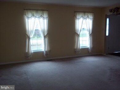 15 Spring Hill Dr, Swedesboro, NJ 08085 - photo 2