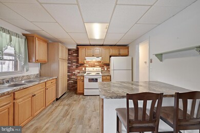 1233 Hillcreek Rd, Pasadena, MD 21122 - photo 7